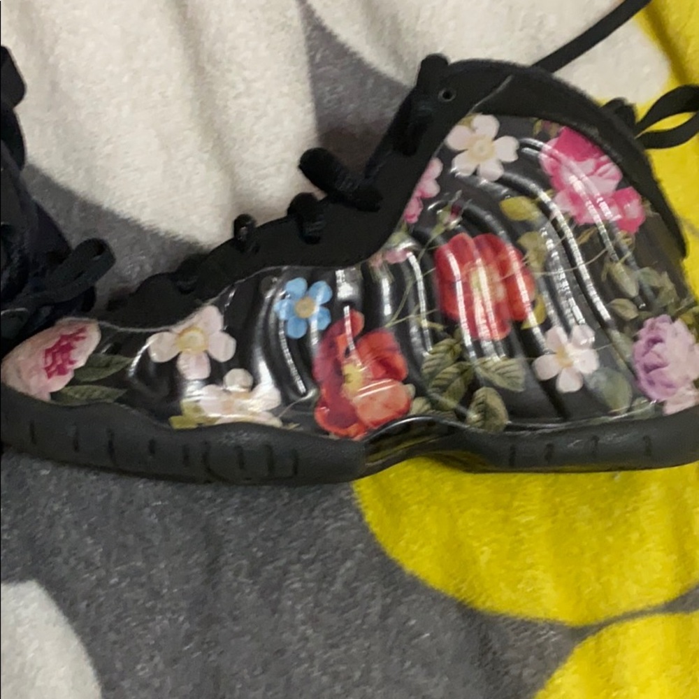 Shoes - Picture 7 of 7